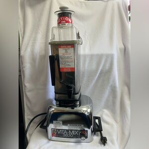 VTG Vita Mix Super 3600 Heavy Duty 479041 Stainless. Cooks, freezes, blends